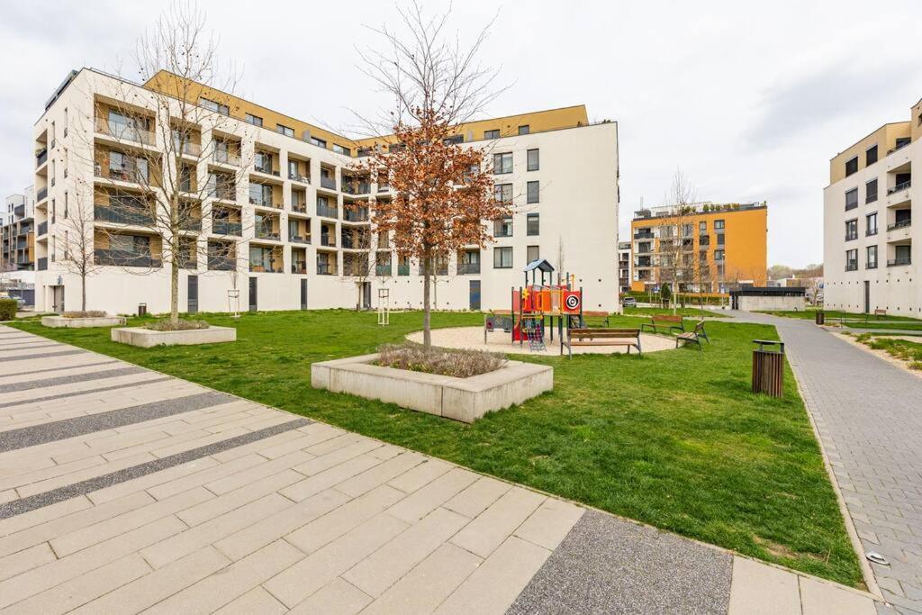 Cityscape Oasis: Active Studio Heaven Bratislava Exterior foto