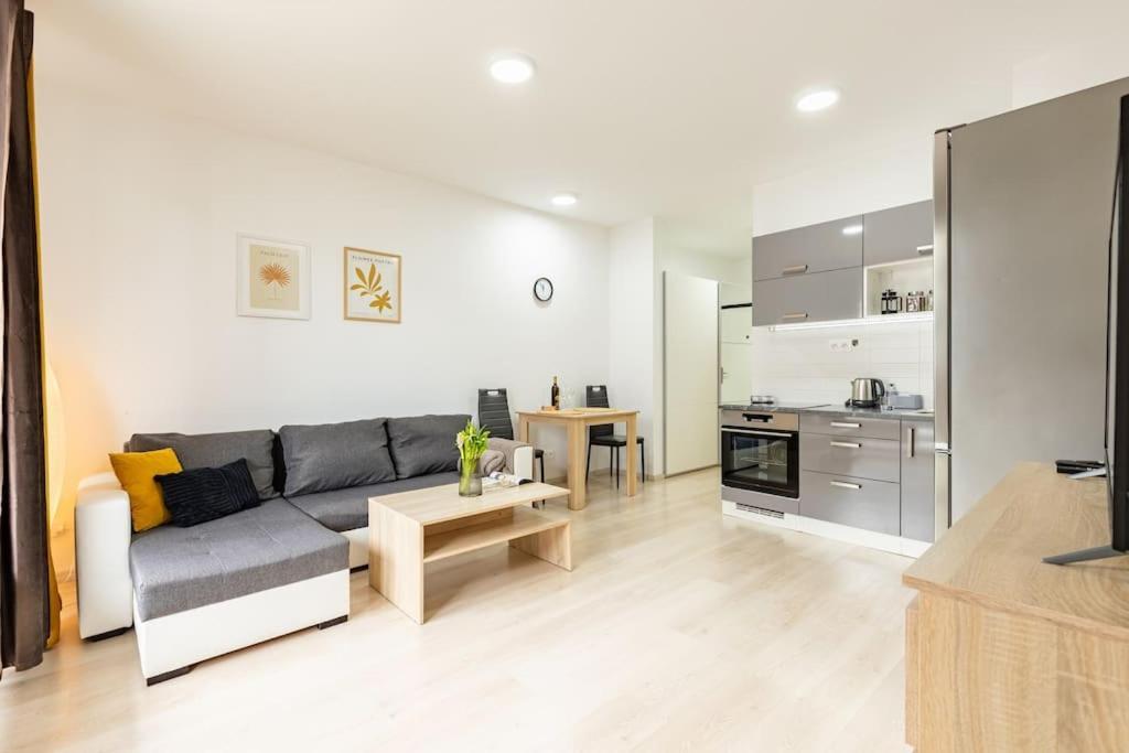 Cityscape Oasis: Active Studio Heaven Bratislava Exterior foto