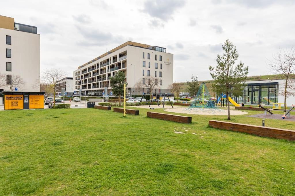 Cityscape Oasis: Active Studio Heaven Bratislava Exterior foto